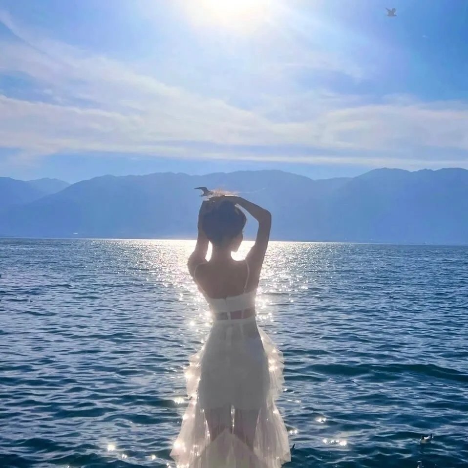 地府两祸害惹得全城偷听八卦